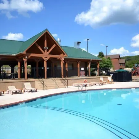 Birdie Lane Beauty - Golf, Pools, Gym, & More!