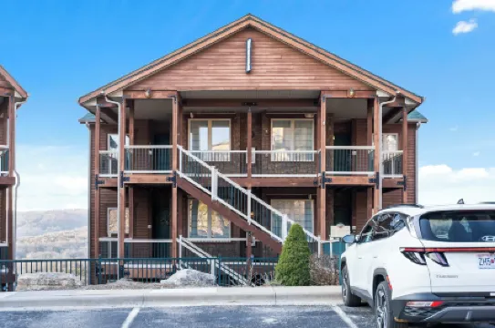 Sunset Retreat - 3 Min from Silver Dollar