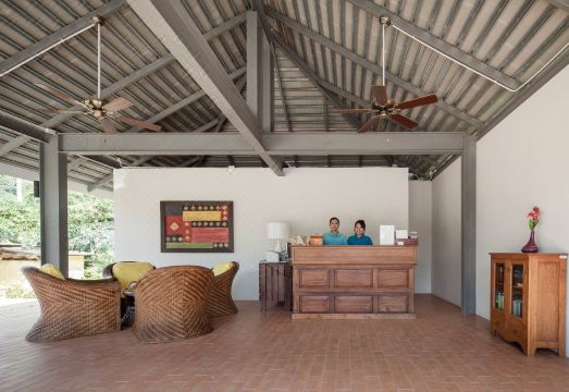 더 스테이지 코 창의 야간 수영장