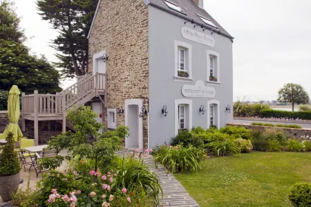 Hôtel Traiteur les Ormes, the Originals Relais