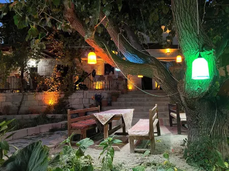 Tatlı Kaya Otel Отели рядом с достопримечательностью «Замок Ортахисар»