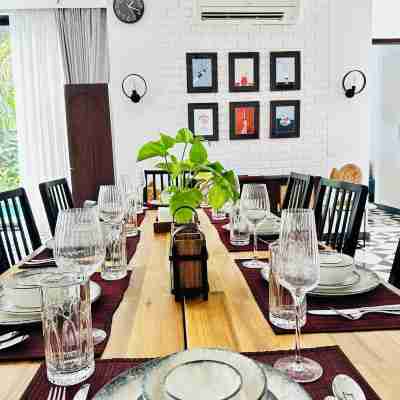 B Shore by evaddo Dining/Meeting Rooms