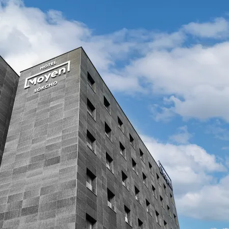 Moyen Hotel