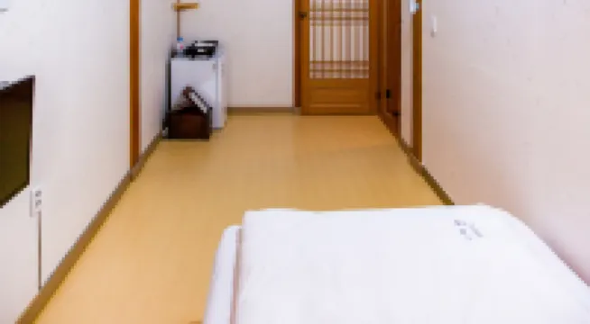 Navijam Hanok Hotel 慶基殿周辺のホテル