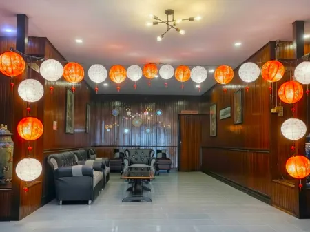 Hotel Kalbar Отели рядом с достопримечательностью «Mess Pemda»