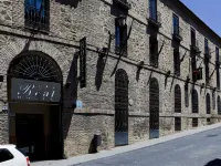 Hotel Real de Toledo Các khách sạn gần Toledo′S Train Station