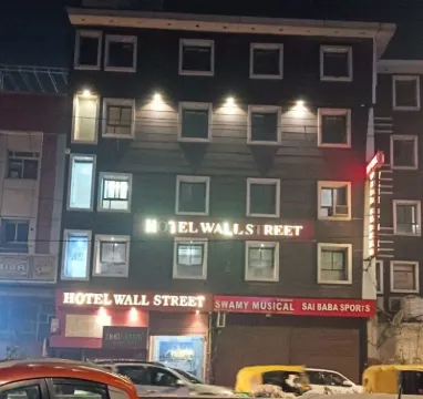 Wall Street by Rivlet Hotels near National Gandhi Museum