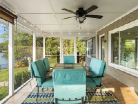 Dock, Hot Tub & Kayaks on Lake Norman Lakeside Gem by Avantstay Hotels in Westport