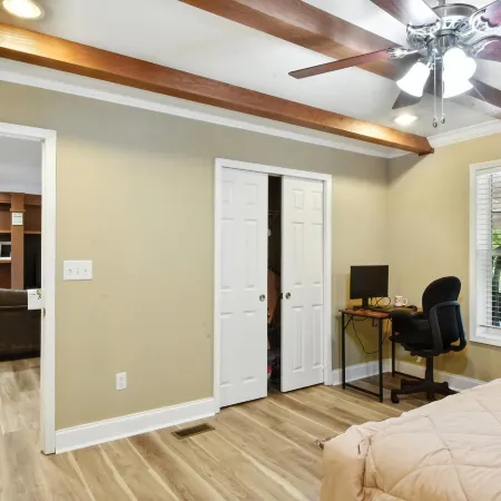 Cozy Cove Escape - Lakeside Retreat 3 Bedroom Cabin