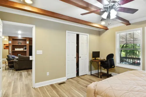 Cozy Cove Escape - Lakeside Retreat 3 Bedroom Cabin