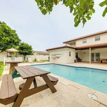 Swim, Barbecue & Game: Home 4 Mi to Pompano Beach!