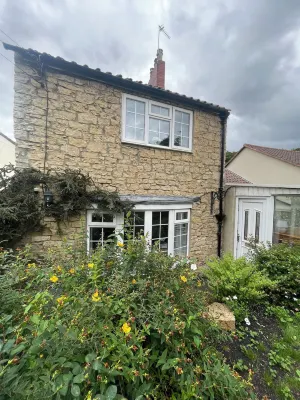 Riverside Cottage - 2-Star