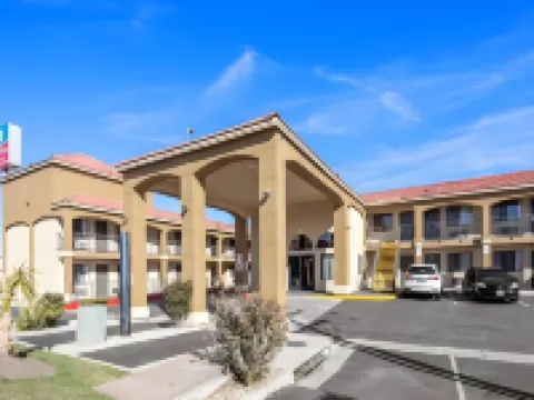 Quality Inn & Suites Hotels in Hesperia