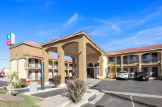 Quality Inn & Suites Hotels in Hesperia