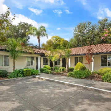 University Park Inn & Suites