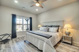 Lake & Sunset Views: Spacious Monkey Island Home