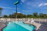 Quality Inn Athens I-65 - Huntsville Area West - 2-Star