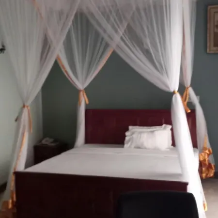 Super Paradise Hotel