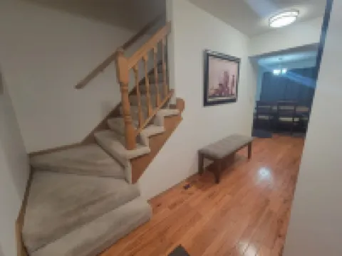 Beautiful comfy five bedroom home sleeps 11+