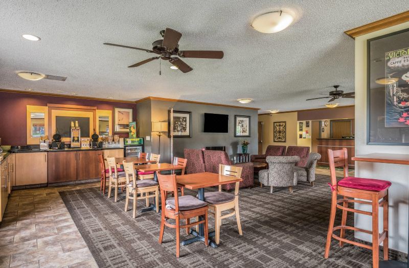 Quality Inn & Suites photo 3
