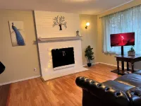 Nice Cozy Quiet House -2Tvs, Back Yard