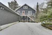 3 Mi to Mount Snow: Spacious West Dover Home