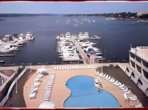 莫莉皮切爾酒店 蒙茅斯縣酒店