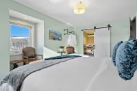 River Retreat Kananaskis Hotels in Foothills County