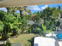Joli Logement Avec Jardin à Sainte Anne Proche Plage