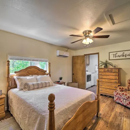 Historic Disney Home w/ Grill, Walk to Lake! Hotels in Mayes County