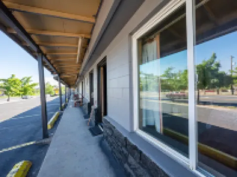 ジュニパー モーテル マドラス by タウンハウス マドラスのホテル