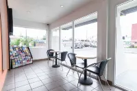 Motel 6-Long Beach, CA - International City - acceptant les animaux
