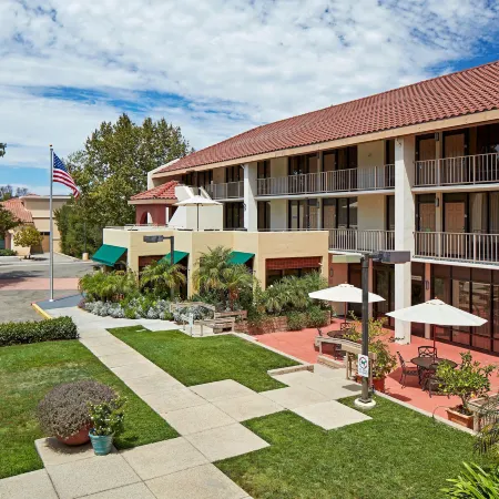 La Quinta Inn & Suites by Wyndham Thousand Oaks-Newbury Park
