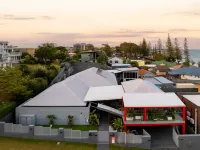 Striking Luxury Home With Garden & BBQ