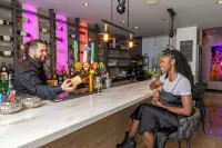 Hotel10 - bar