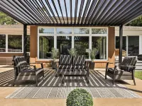 LAKEFRONT CHALET/FAMILY HOME- beautiful water views, hot tub, outdoor activities Hotels in Rawdon
