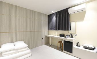 Cube Hotel