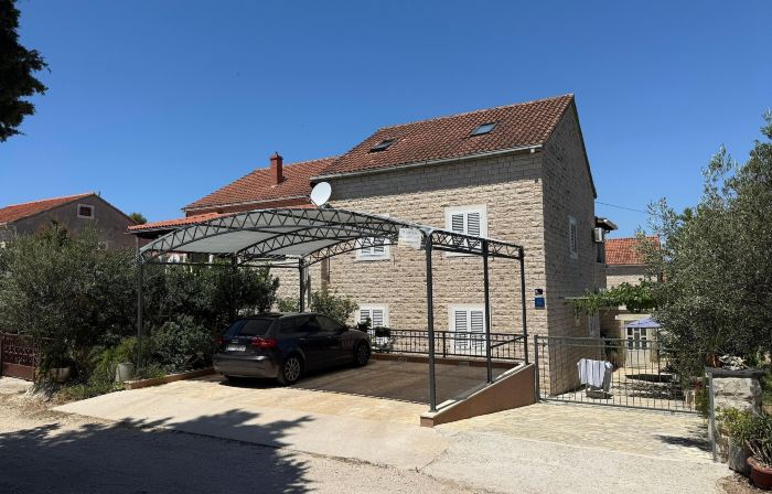 Apartments Jakov