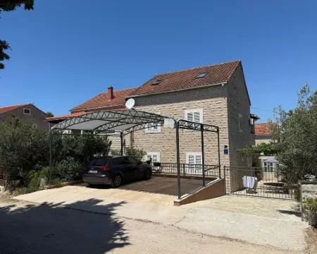 Apartments Jakov Hoteles en Mirca