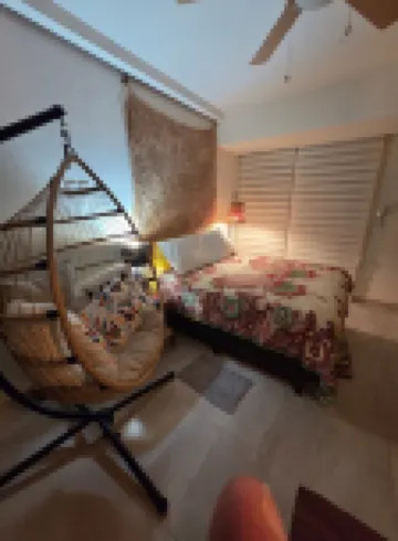 The Bird’s Nest Studio: Steps from the Beach