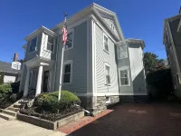Unique Loft With Rooftop Deck In Downtown Newport - Unit 3 Home - Bungalows