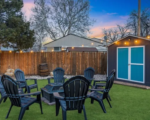 Cozy Den Retreat - Hot Tub - Game Room - BBQ - Fire Pit Min to Downtown Denver Hotels in Sherrelwood