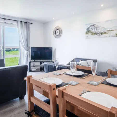 Beach View - 2 Bedroom Apartment - Llanelli