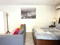 Comfy & Inviting Poolside Casita Near Bike Path Hotels in Reseda