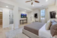 Spacious Historic Home with Hot Tub, Sauna, Grill