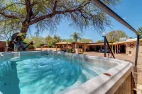 Hike, Shop & Relax: Tucson Home w/ Swim Spa Access - Bungalows