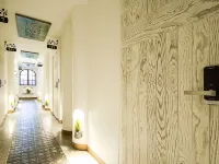 Santorini Motel Hotels near Panam Station