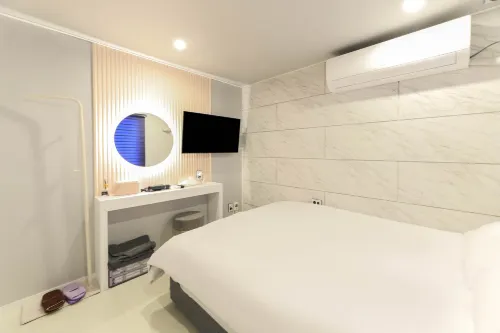Gyeongju Donghang Stay Mini Hotel - 2-Star
