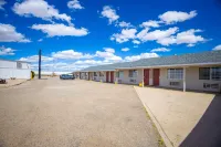 Holiday Motel Lordsburg I-10 - parking