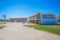 OYO Crossroads Inn Hotels in 